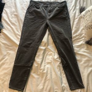American Eagle High Rise corduroy Jegging